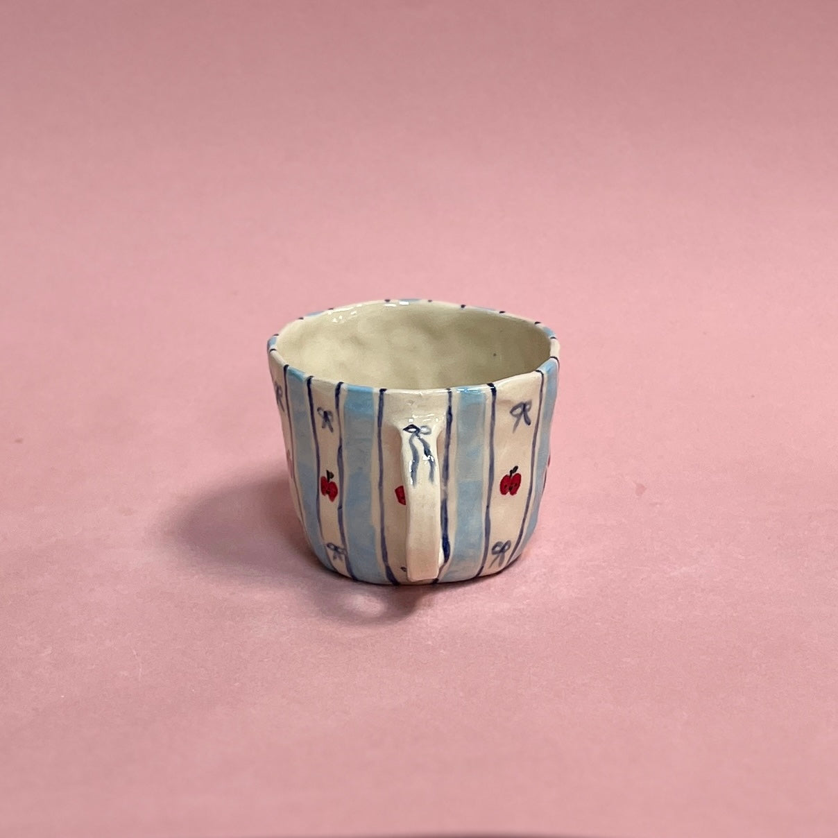 Apple Wallpaper Pinch Mug
