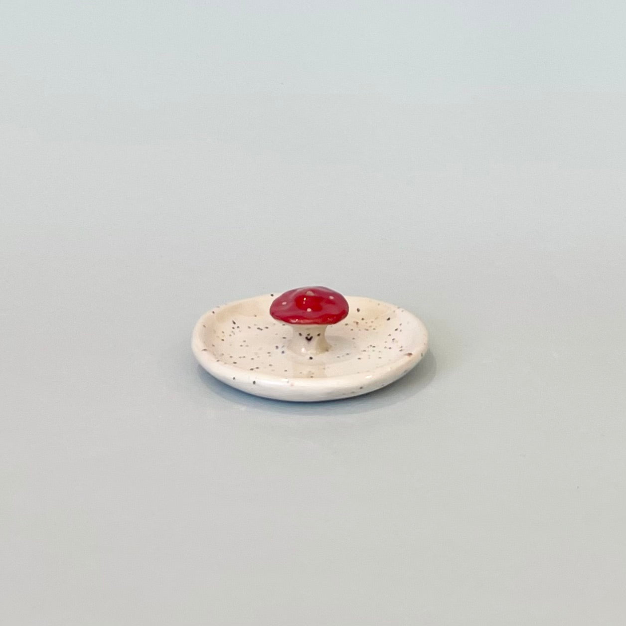 Mushroom Round Incense Holder White Speckle