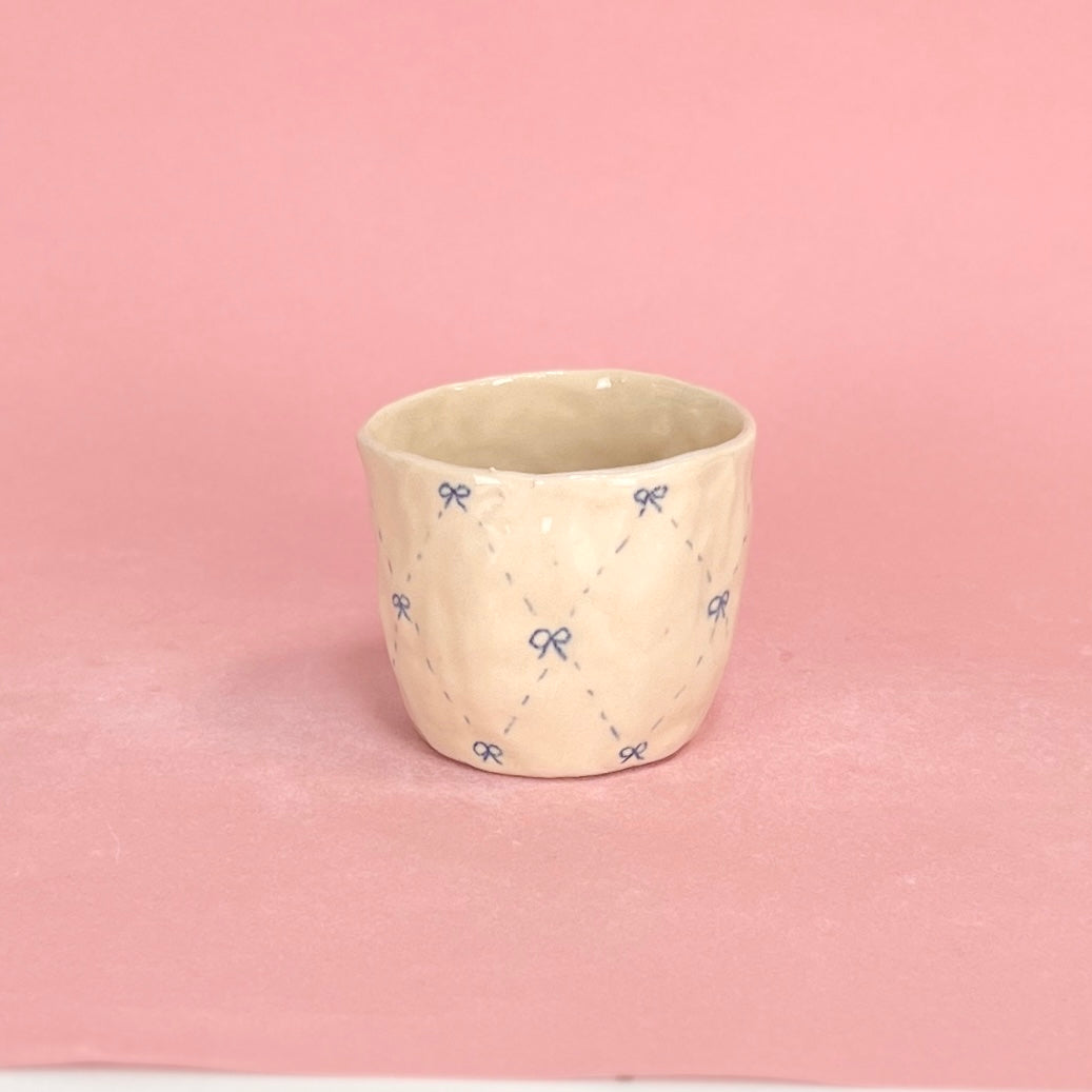 Bows on Bows Pinch Mug