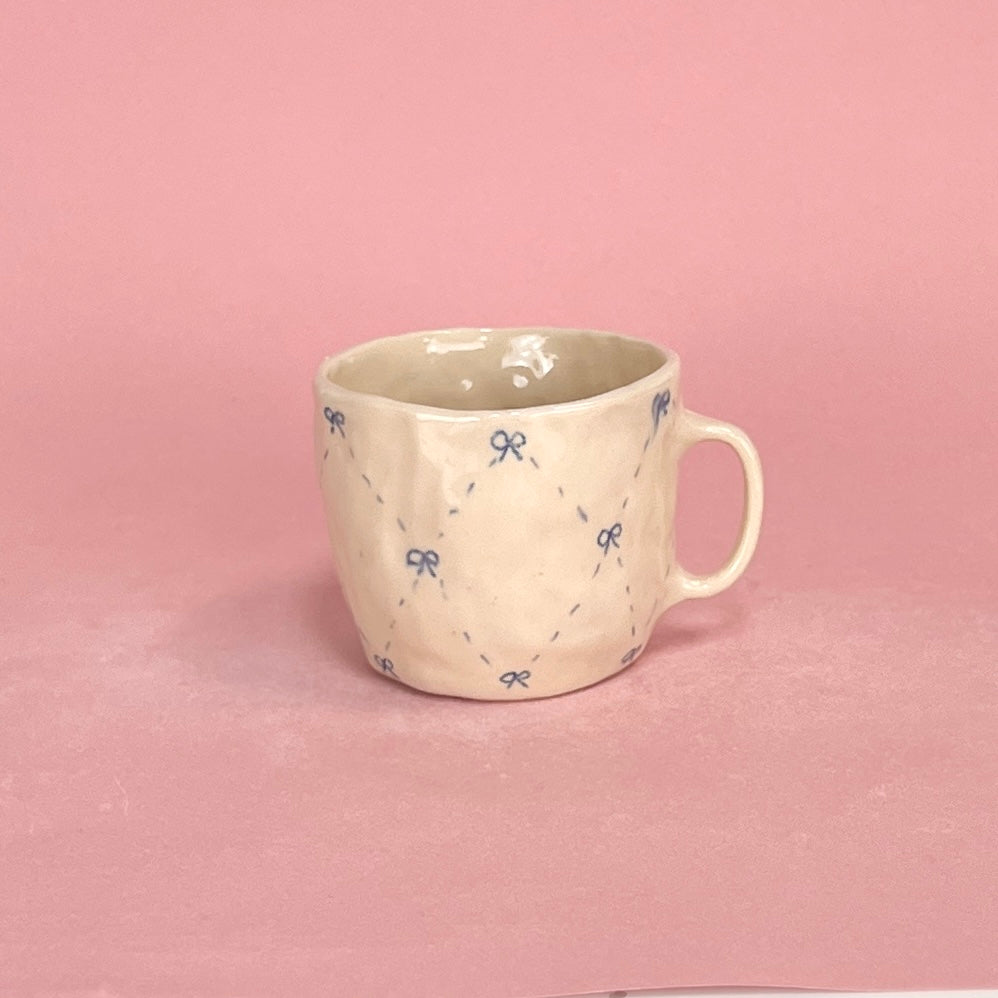 Bows on Bows Pinch Mug
