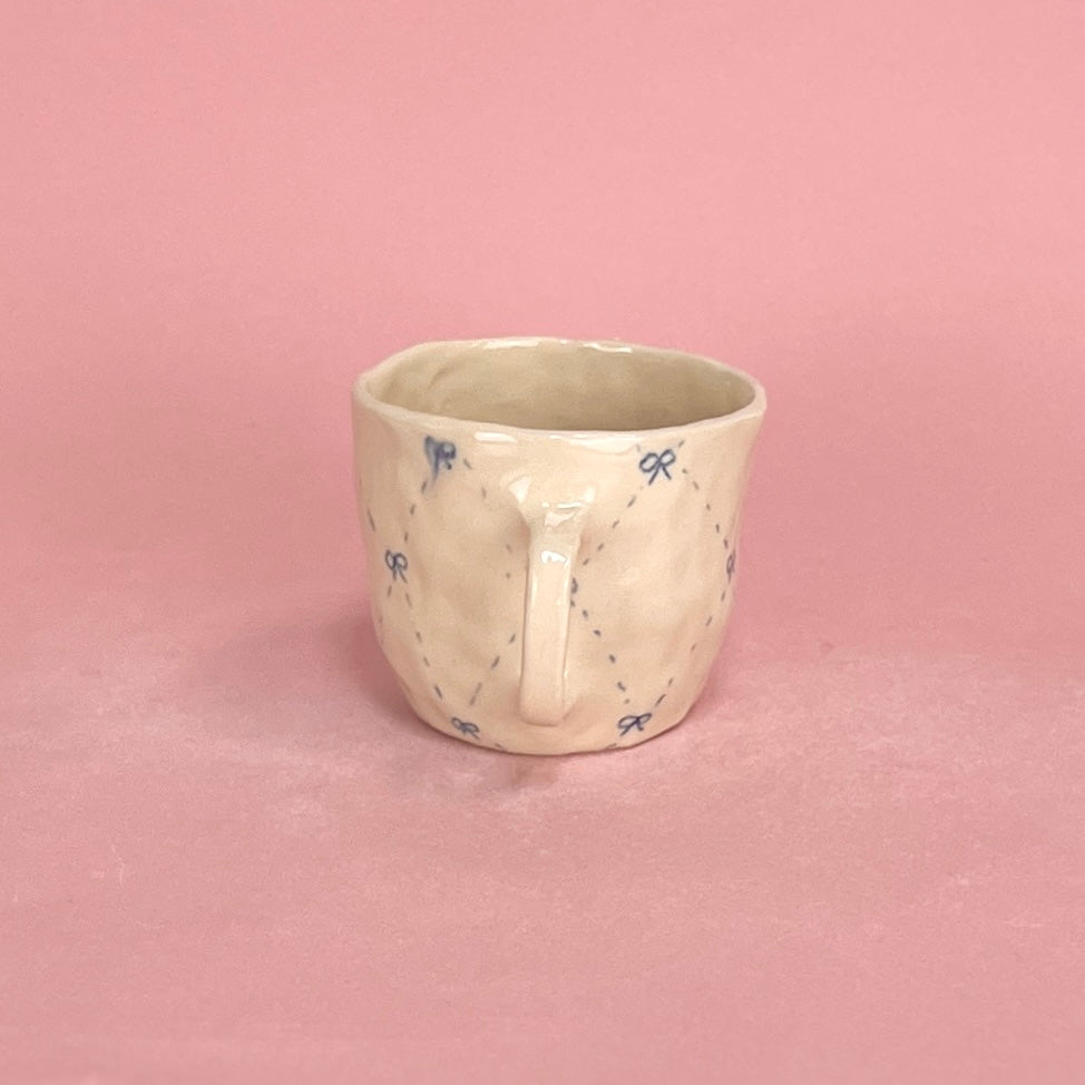 Bows on Bows Pinch Mug