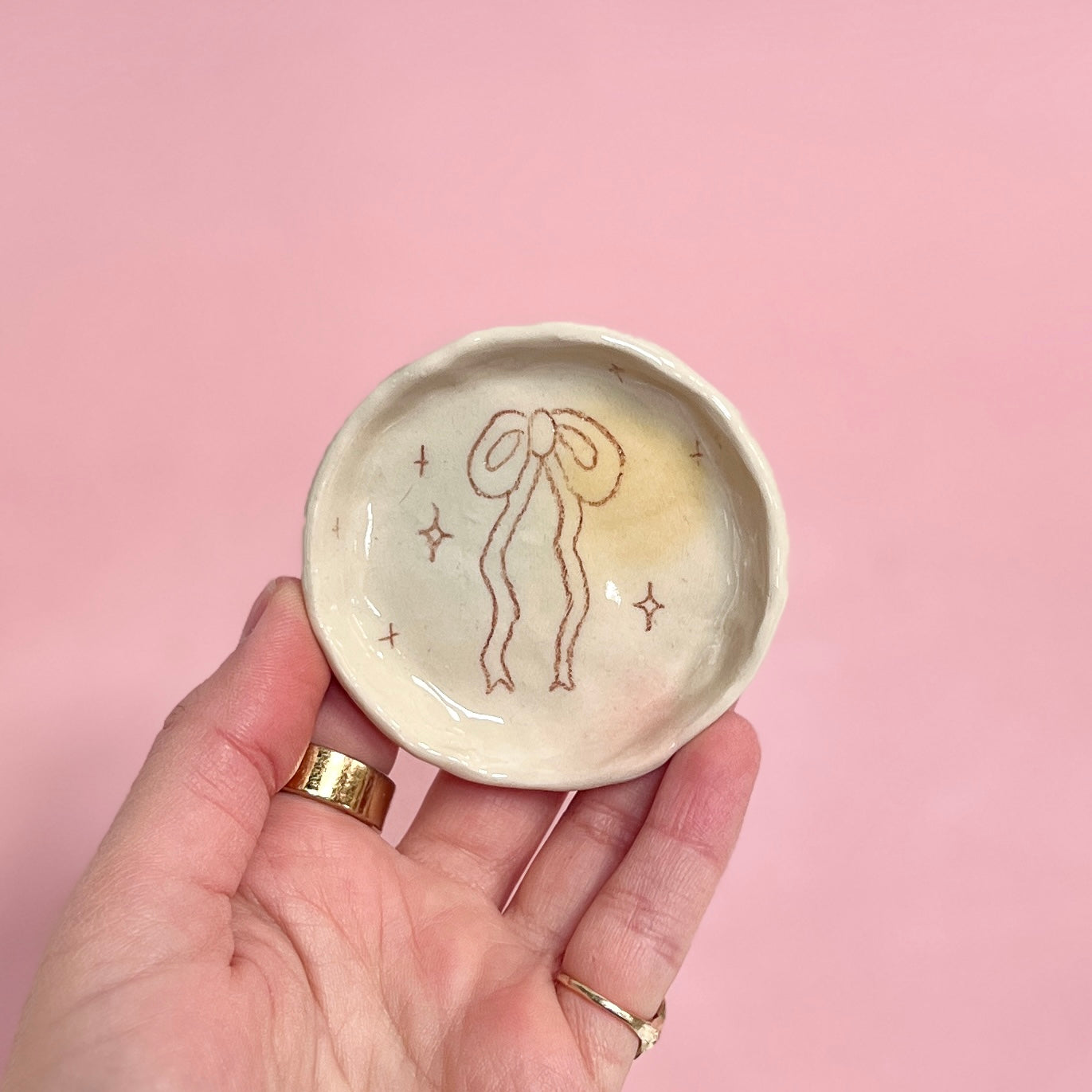 Bubblegum Scribble Bow Trinket Dish