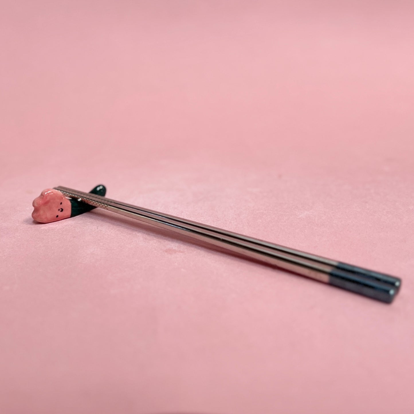 Tulip Chopstick Rest
