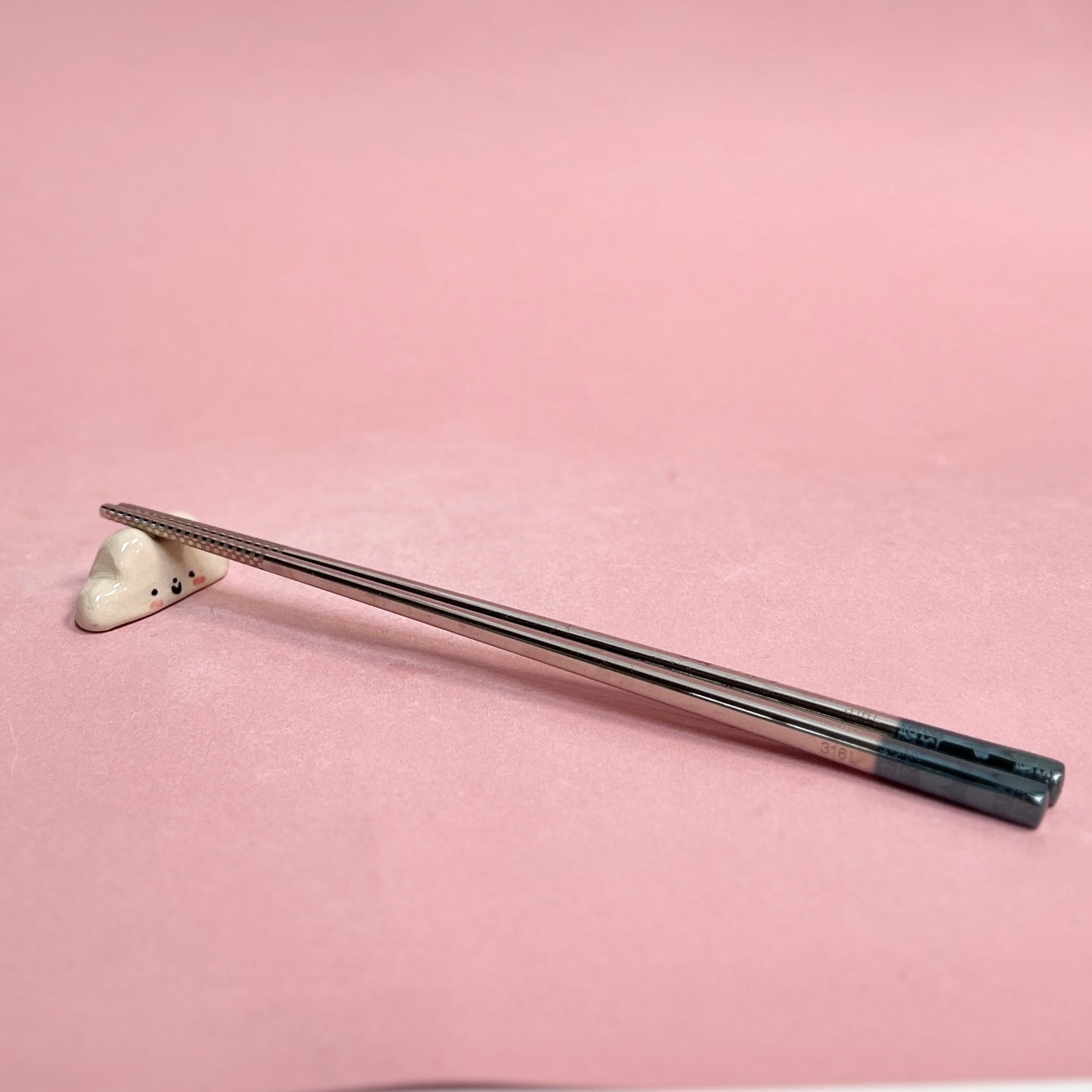 Cloud Chopstick Rest