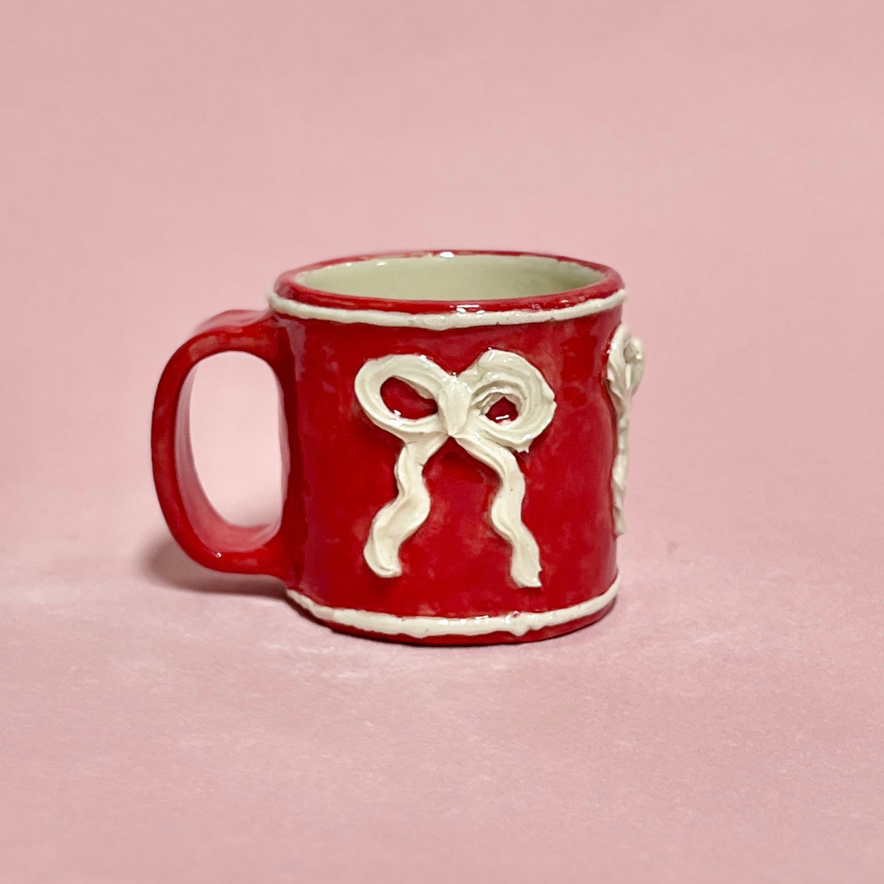 Red Bow Icing Mug