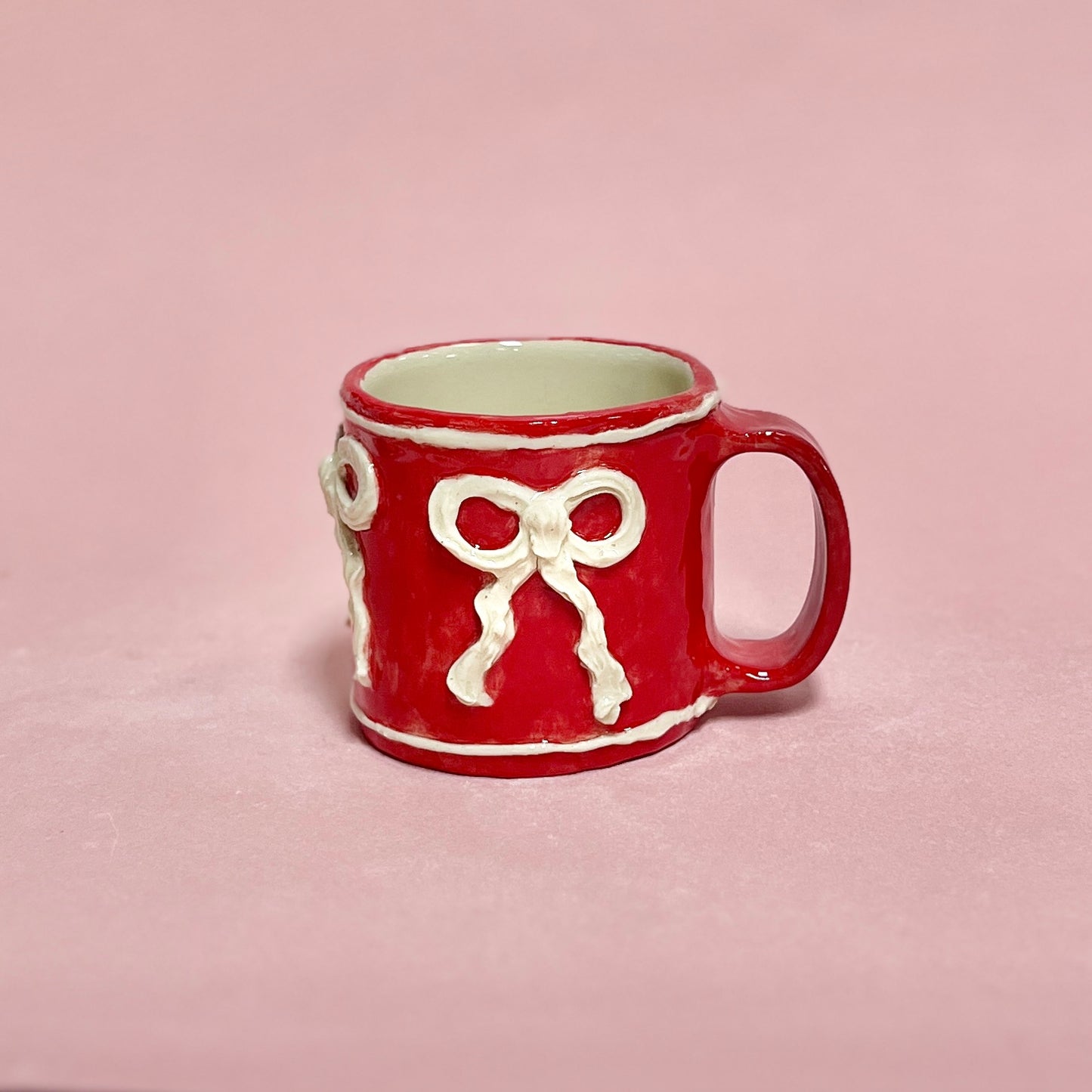 Red Bow Icing Mug