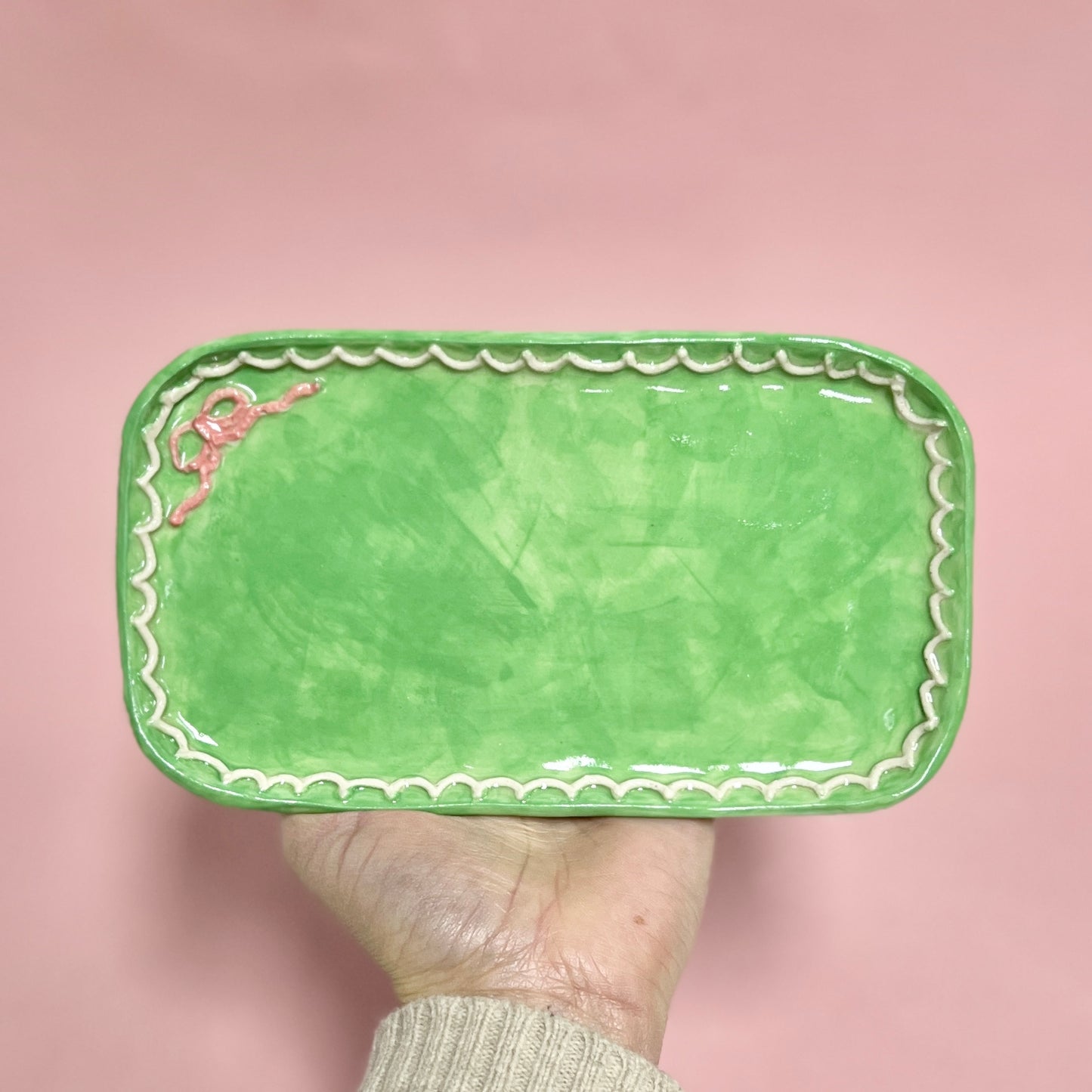 Green Ribbon Icing Platter