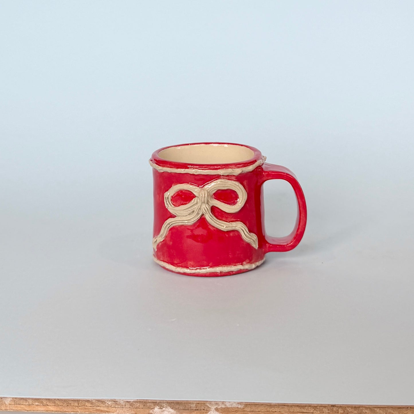 Red Bow Icing Mug