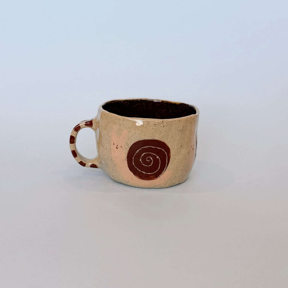 Check Handle Snail Mug