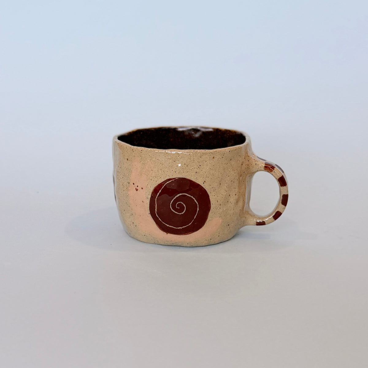 Check Handle Snail Mug