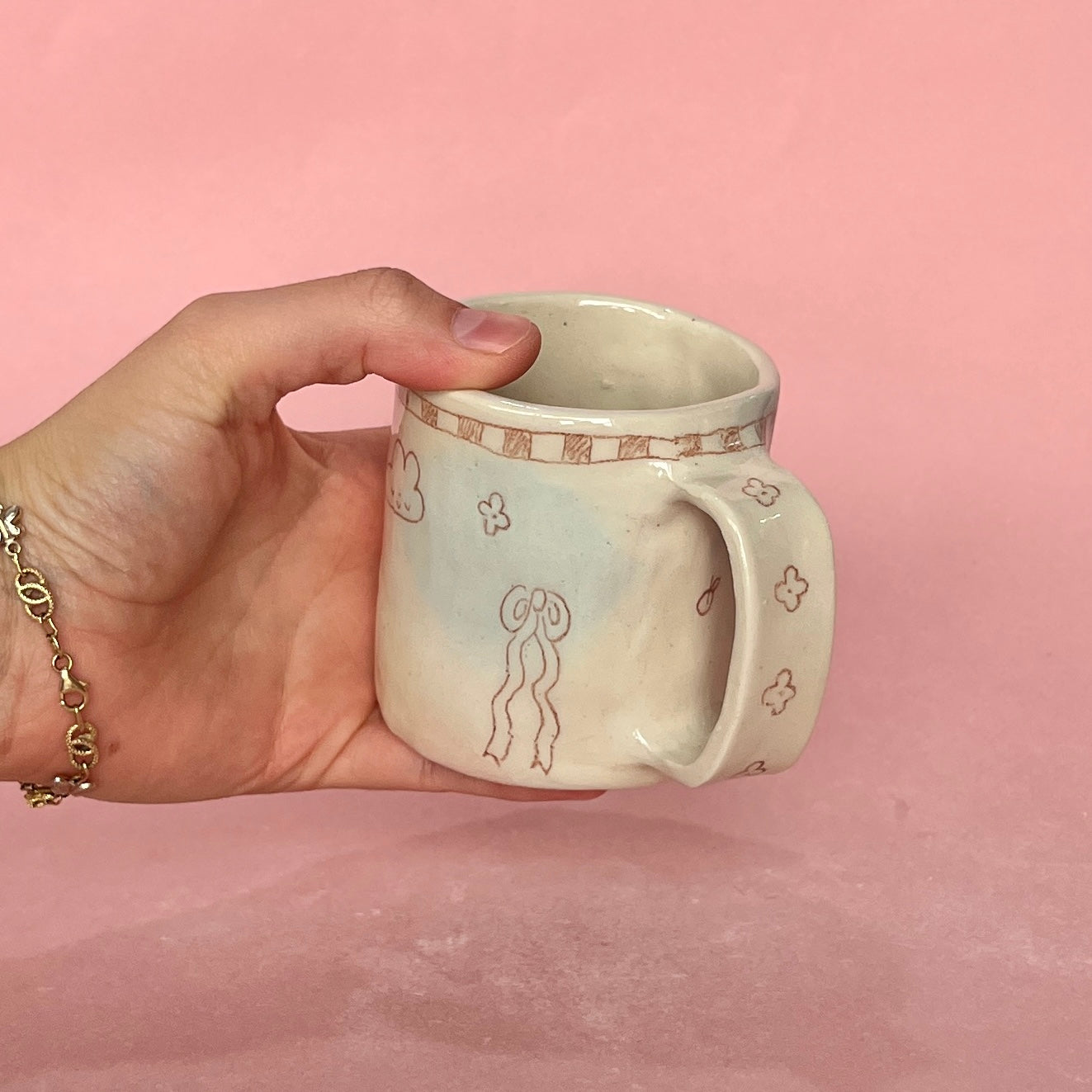 "gentle" Short Scribble Bubblegum Mug