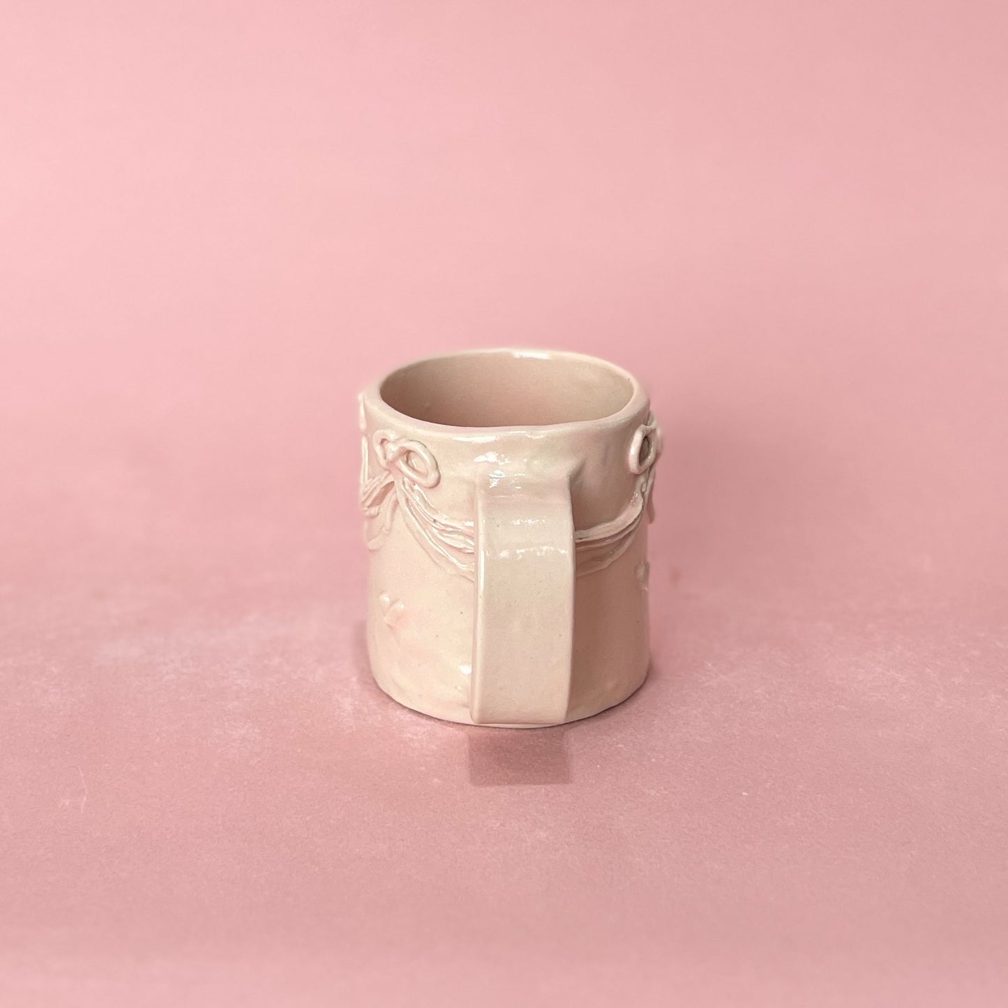 Ribbons Short Pink Icing Mug