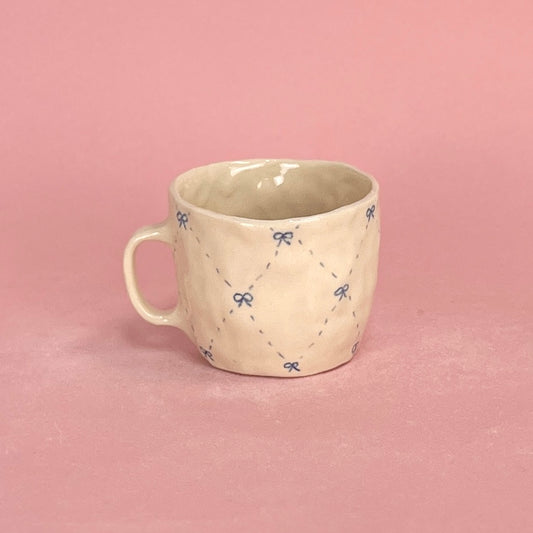 Bows on Bows Pinch Mug
